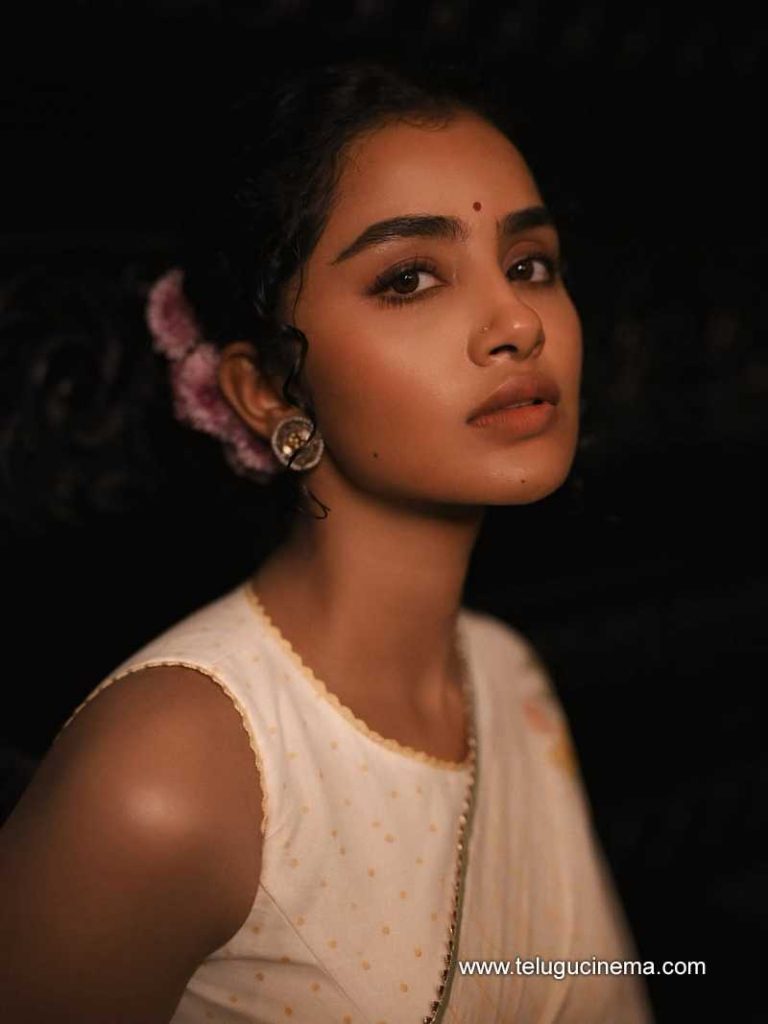 Anupama Stlls 060725 01